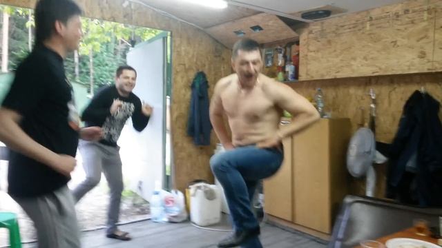 В гараже у Игоря. 05 17 20 44 57 смотреть онлайн