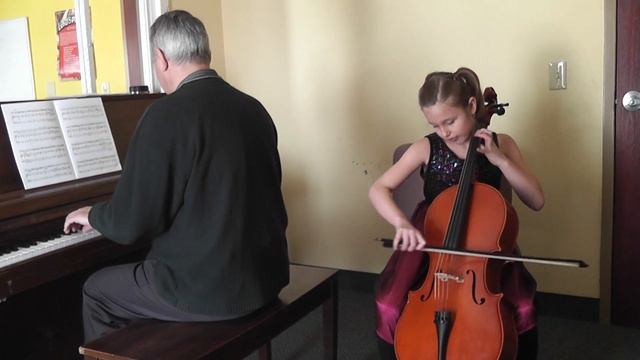 Sonata in E minor, Allegro, by Vivaldi смотреть онлайн