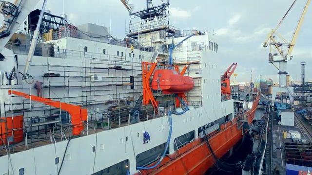 Кто построил крейсер "Аврора"? смотреть онлайн