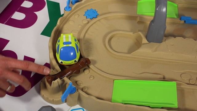 Smoby 211143 Трек с машинками Смоби смотреть онлайн