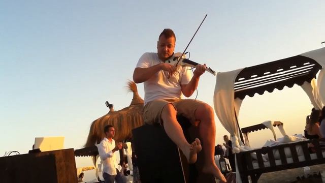 Aperitivo Singita 2011 - Sky and Sand with Micah the violinist смотреть онлайн