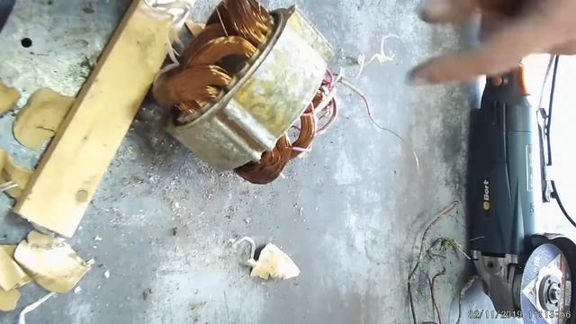 Килограмм меди в маленьком движке. Разбираем электродвигатель СССР. смотреть онлайн