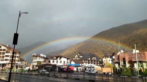 04.11.2022. Россия. Краснодарский край. Эсто-Садок. Улица Эстонская. Двойная радуга