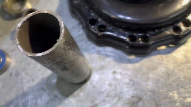 Установка шариковых подшипников в ступицу мотоциклов "Урал" "Днепр" "К750" смотреть онлайн