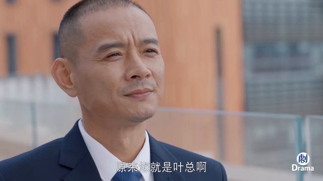 昔日仇人成大客戶故意刁難，點名要窮小伙端茶送水，怎料小伙一句話把他輕鬆拿捏！ смотреть онлайн