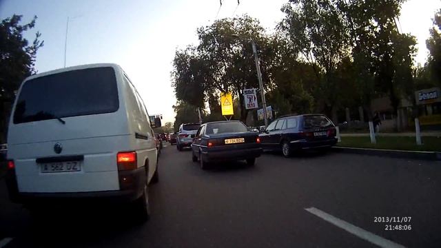 На мотоцикле в час пик по городу Алматы смотреть онлайн