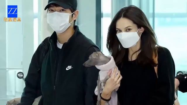宋仲基保护Katy不受宋慧乔和网络社区的攻击。 смотреть онлайн