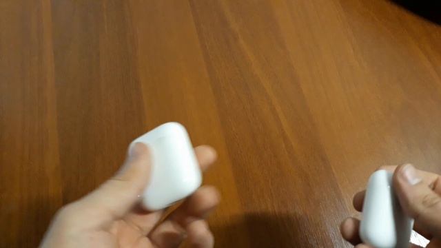 СРАВНЕНИЕ оригинальных AIRPODS и КОПИИ после года использования смотреть онлайн