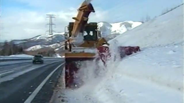 Снегоуборочная машина Niigata в работе часть 2 смотреть онлайн