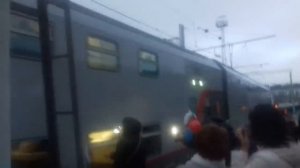 Прибытие  двухэтажного поезда номер 27 Москва - Симферополь на   станцию Симферополь