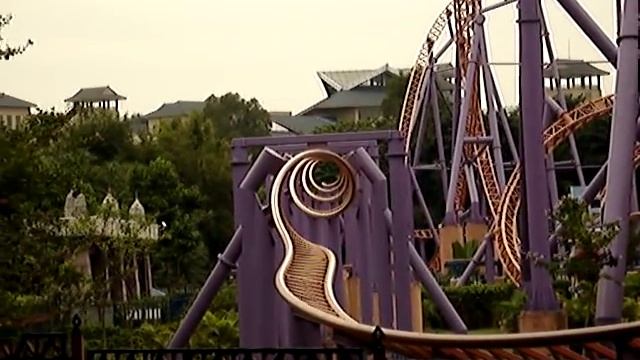 10 inversion coaster at Chimelong Paradise in Guangzhou China смотреть онлайн
