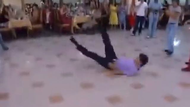 Вот как надо задник сделать смотреть онлайн