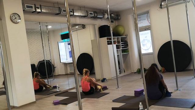 Индивидуальная тренировка по стретчингу,на вытяжение тела,релакс? смотреть онлайн