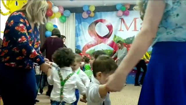 8 МАРТА в группе "Гномики" смотреть онлайн