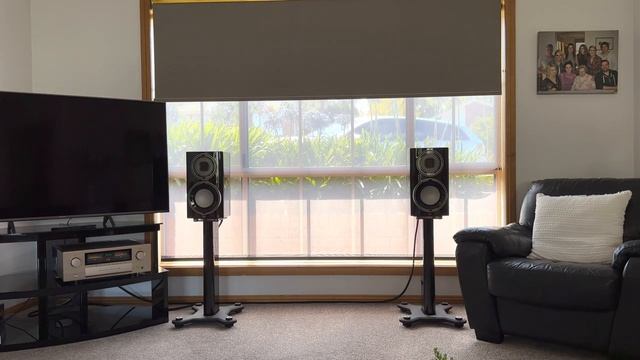 Monitor Audio Platinum 100 3G Sound Demo - Dire Straits - You And Your Friend