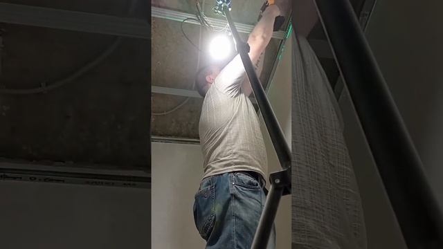 каркас из профиля под гипсокартон #стройка #дом #гипсокартон смотреть онлайн