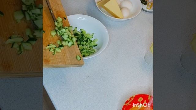 Салат с?? морепродуктами/Оригинальный способ подачи салата на праздничный стол? смотреть онлайн