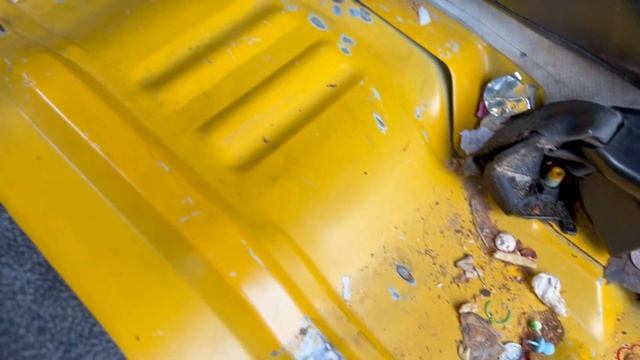 Stripping NYC Taxi Ford Crown Victoria Long Wheelbase For Parts! Full Part Out! смотреть онлайн