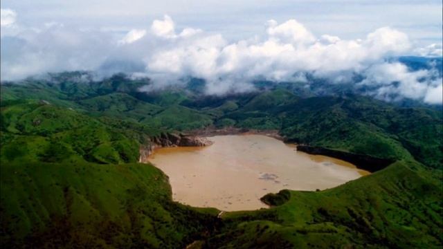 Самые опасные реки и озёра мира к которым лучше не подходить❗️ смотреть онлайн