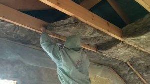 Утепление потолка в каркасном доме.