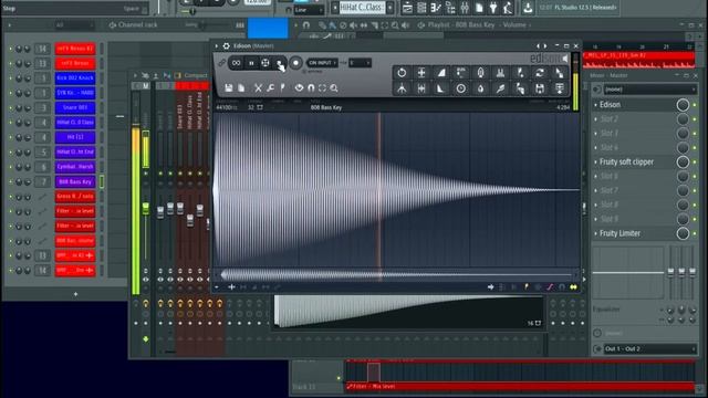 УСТРАНЯЕМ КОНФЛИКТ МЕЖДУ БАСОМ И КИКОМ | SIDECHAIN