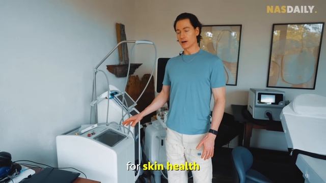 This man ages backwards? смотреть онлайн