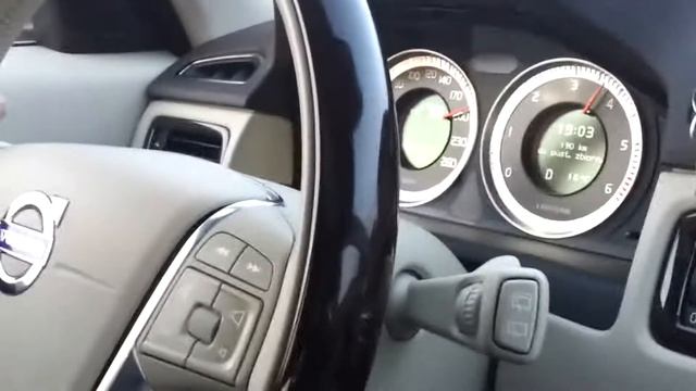 VOLVO XC70 D5 AWD w czasie jazdy смотреть онлайн