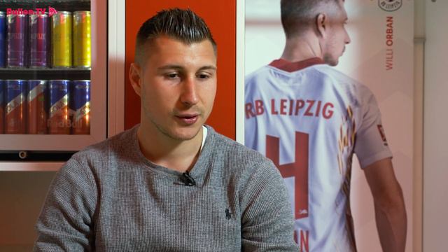 "Ich freue mich, dass die Reise weitergeht!" - Willi Orban смотреть онлайн