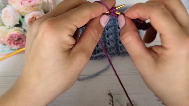 Нежный объемный узор спицами из рельефных объемных дорожек "Цветы лимона" смотреть онлайн