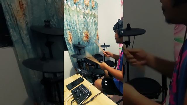 "LIONS" BY: SKILLET - DRUM COVER (RAEVIN19) - ALESIS NITRO MESH KIT смотреть онлайн