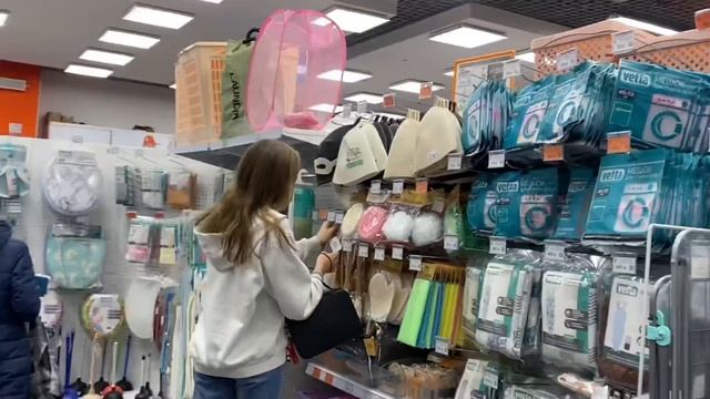 Выбираю подарок ? однокласснику // Christmas VLOG;) смотреть онлайн