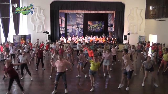 Перфоманс от Антона Косова. Данс-Креатифф-2018 смотреть онлайн