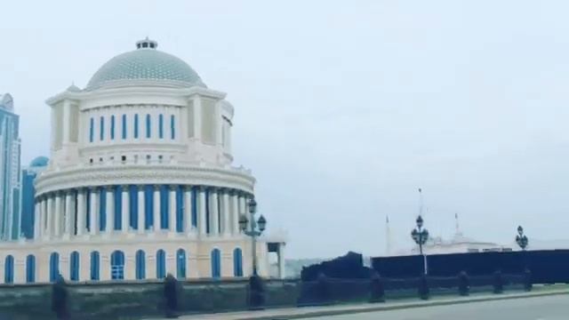 Позвали на свадьбу снять видео))как всегда снято профессионально,ваше мнение какое??