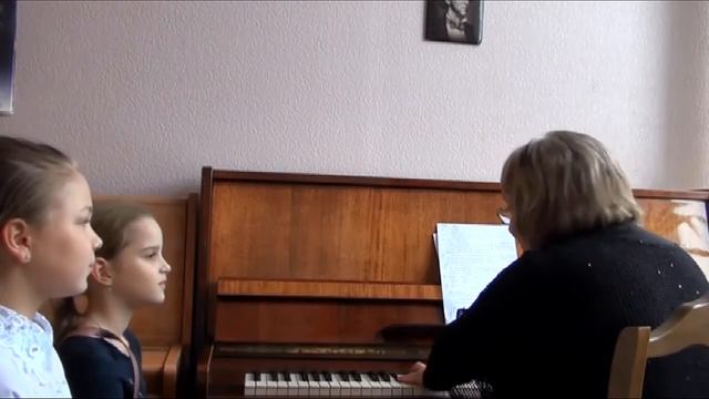 Представляем вашему вниманию мастер-класс по эстрадному вокалу под руководством Людмилы Гайдук смотреть онлайн