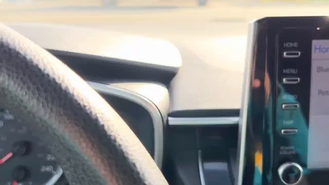 White 2019 Toyota Corolla Hatchback Apple CarPlay & Android Auto | Bluetooth | Safety Package | Bac смотреть онлайн