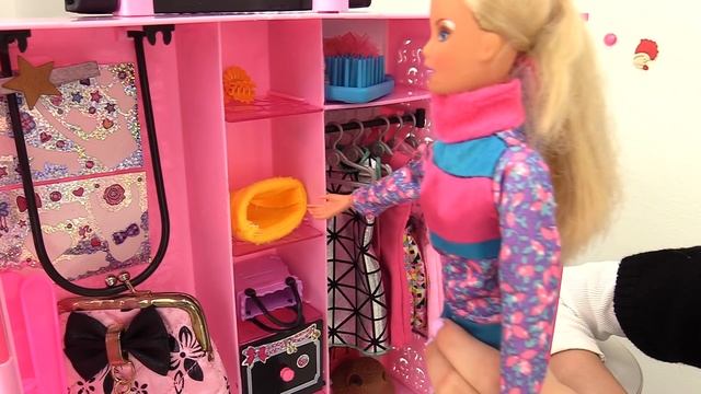 Игры для девочек: одевалки с Барби. Barbie катается на лыжах!