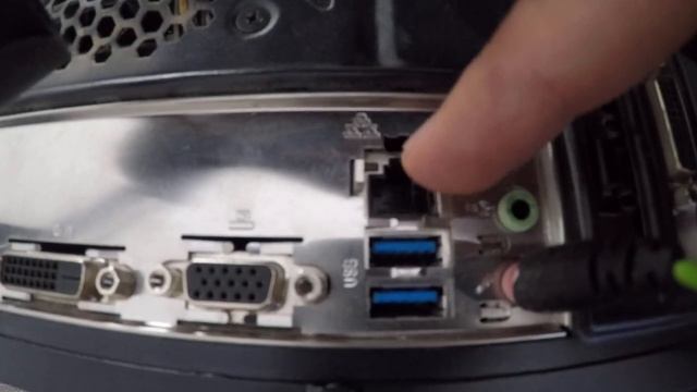 Как подключить интернет кабель к компьютеру или ноутбуку.mp4 смотреть онлайн