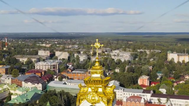Dolly zoom. Sergiev Posad, Russia. The Trinity-Sergius Lavra is the largest male monastery of the R смотреть онлайн