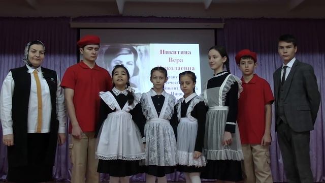 Кизлярские юнармейцы поздравляют Веру Николаевну Никитину со 100-летним юбилеем! смотреть онлайн