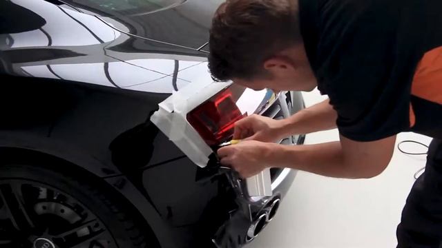 Audi R8 - Taillight smoking en carwrapping met carbon vinyl film смотреть онлайн