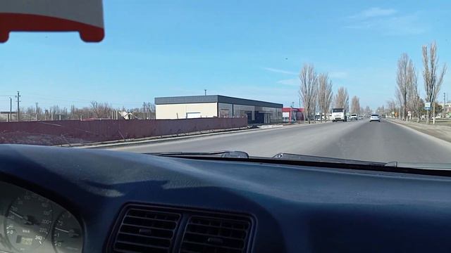 Дороги по северному Крыму катают без праздников и выходных.Работа кипит.