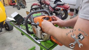 Carburetor replacement on a Stihl MS 290 chainsaw