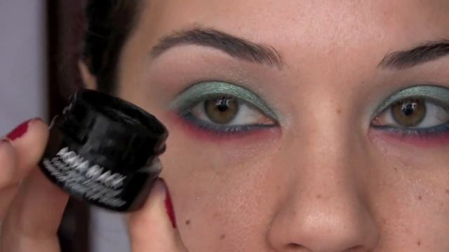 Nicki Minaj Inspired New Year's Makeup Tutorial | Eman смотреть онлайн