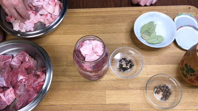 Тушёнка по ГОСТу! Самый вкусный и простой рецепт тушёной говядины. Готовим вместе! Вот это Кухня! смотреть онлайн