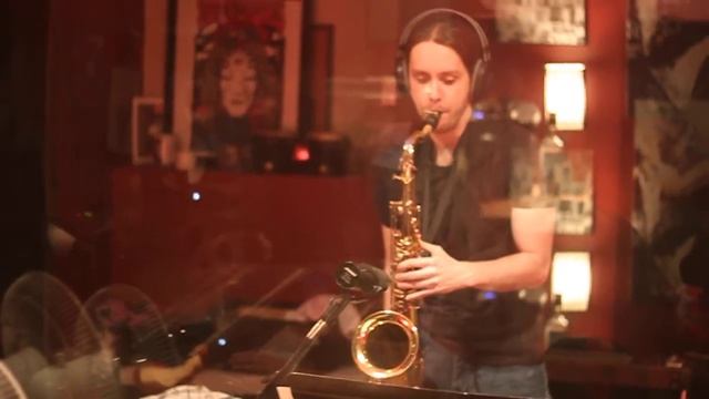 Ryan Cassidy plays saxophone at the Sound Distillery, February 2015 for the Dan Howler debut album. смотреть онлайн