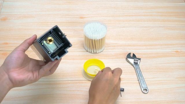 Cleaning the Lens of Laser Modules. смотреть онлайн