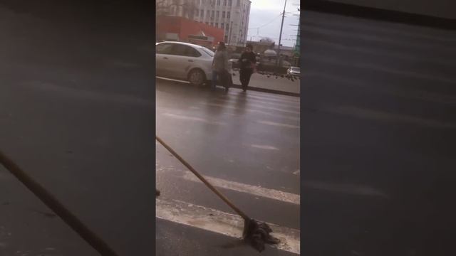 Ржака,Парень проиграл спор.