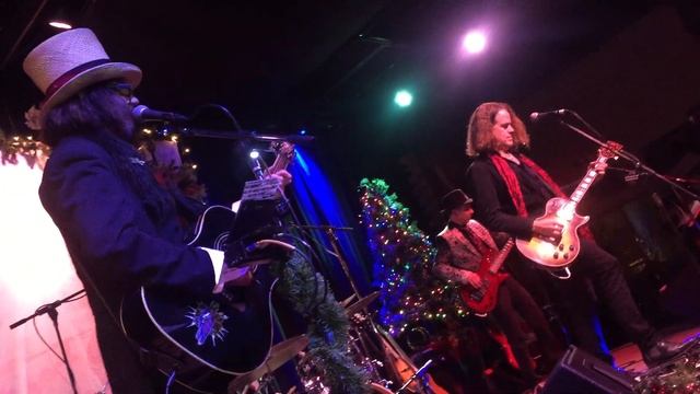 "Every Little Light," (J.Longo) Slambovian Circus of Dreams, Towne Crier, Beacon NY, Dec. 21, 2019 смотреть онлайн