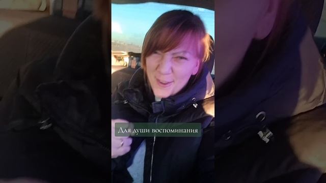 Вот это были времена. Родители собирались за столом и пели песни. И мы помним!!!