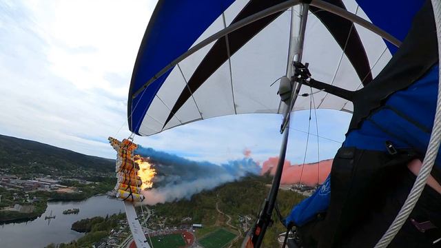 Critical flames on my hangglider at 1000ft during airshow on National Day in Norway. смотреть онлайн